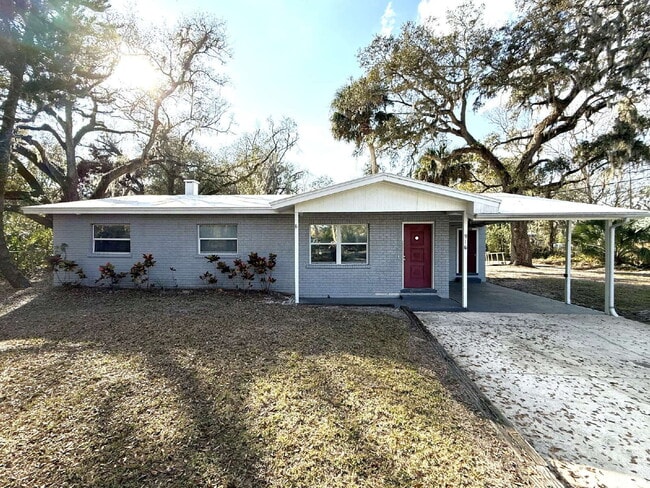 property at 916 Palmer Rd