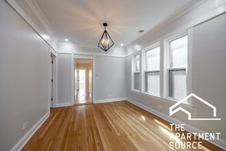 3055 N Kimball Ave, Unit 2 in Chicago, IL - Building Photo - Building Photo