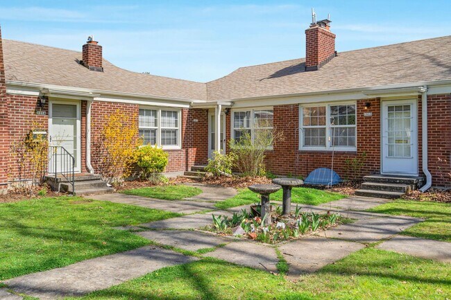 1908-1914-1914 NE 72nd Ave. in Portland, OR - Building Photo - Building Photo