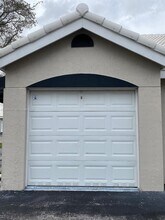 2841 N Oakland Forest Dr in Oakland Park, FL - Building Photo - Building Photo