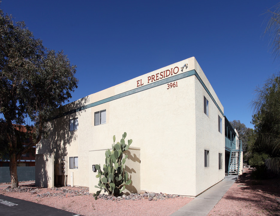 El Presidio Apartments in Tucson, AZ - Building Photo