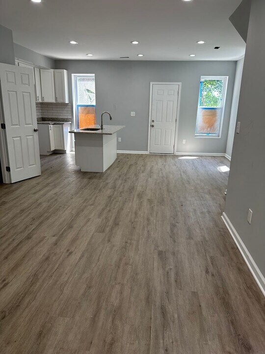 4021 W Franklin St in Baltimore, MD - Building Photo
