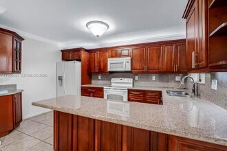 8107 SW 23rd Ct in North Lauderdale, FL - Building Photo - Building Photo