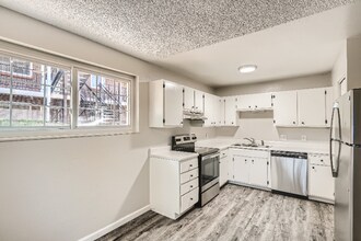 6800 E Tennessee Ave in Denver, CO - Building Photo - Building Photo