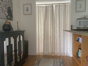 1271 Ozeta Terrace in West Hollywood, CA - Building Photo - Building Photo