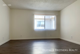 1012 E Acacia Ave, Unit 105 in Glendale, CA - Foto de edificio - Building Photo