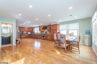 21 Phoenix Ave in Morristown, NJ - Building Photo - Building Photo