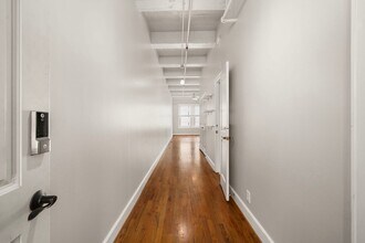 1120 Texas Ave, Unit 8D in Houston, TX - Building Photo - Building Photo
