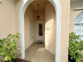 3060 Ellice Way in Naples, FL - Foto de edificio - Building Photo