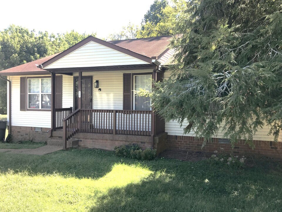 529 Michele Dr in Nashville, TN - Building Photo