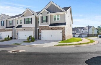 179 Hampton Cir in Mcdonough, GA - Building Photo - Building Photo