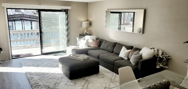 property at 2007 Sand Point Rd