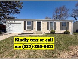 2235 Bolton St in St. Charles, MO - Building Photo