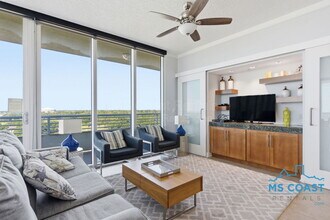 2060 Beach Blvd in Biloxi, MS - Building Photo - Building Photo