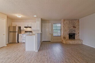 4300 Acropolis Ct in Austin, TX - Building Photo - Building Photo