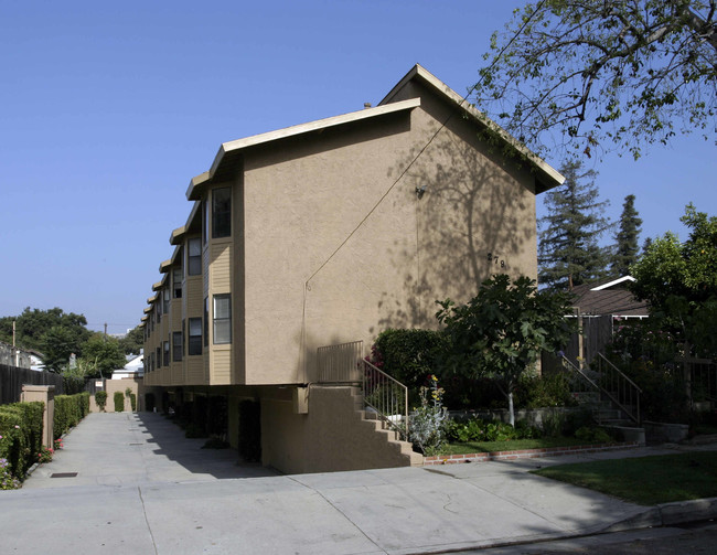 279-281 N Holliston Ave in Pasadena, CA - Foto de edificio - Building Photo