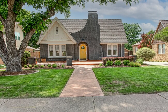 2528 Cockrell Ave in Fort Worth, TX - Building Photo - Building Photo