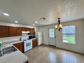 304 Golden Gate Dr in Leander, TX - Building Photo - Building Photo