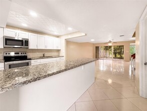 5608 NW 19th St in Lauderhill, FL - Building Photo - Building Photo