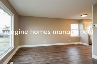 427 Fairway Blvd in Willowick, OH - Foto de edificio - Building Photo