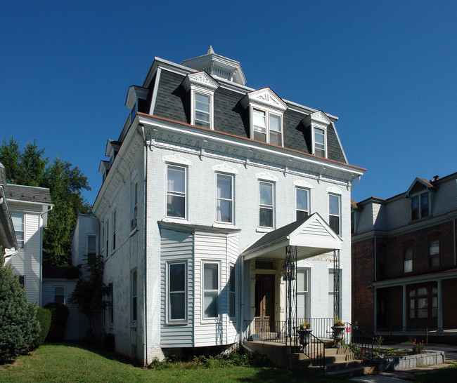 1115 W Walnut St in Allentown, PA - Building Photo - Building Photo