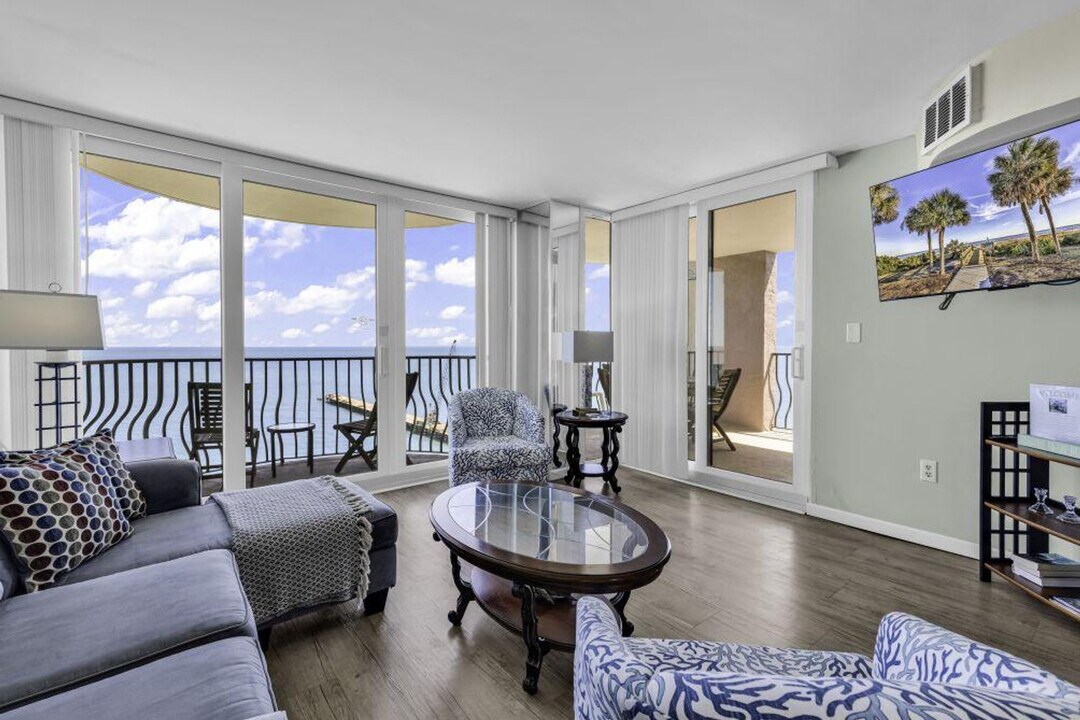 2500 N Ocean Blvd in Myrtle Beach, SC - Foto de edificio