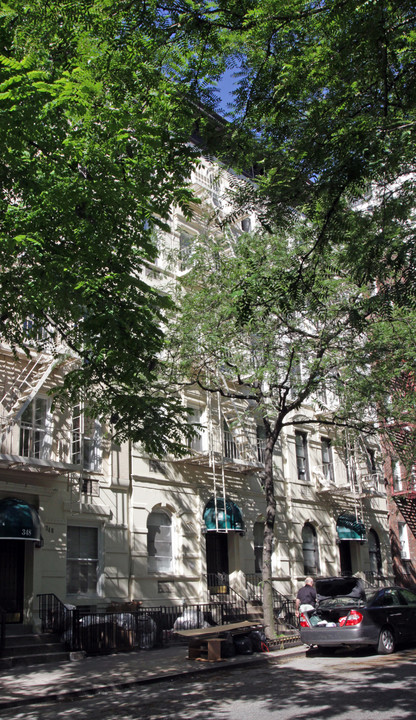 346 East 87 Street in New York, NY - Building Photo