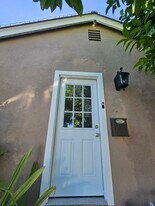 20704 Roscoe Blvd in Winnetka, CA - Building Photo