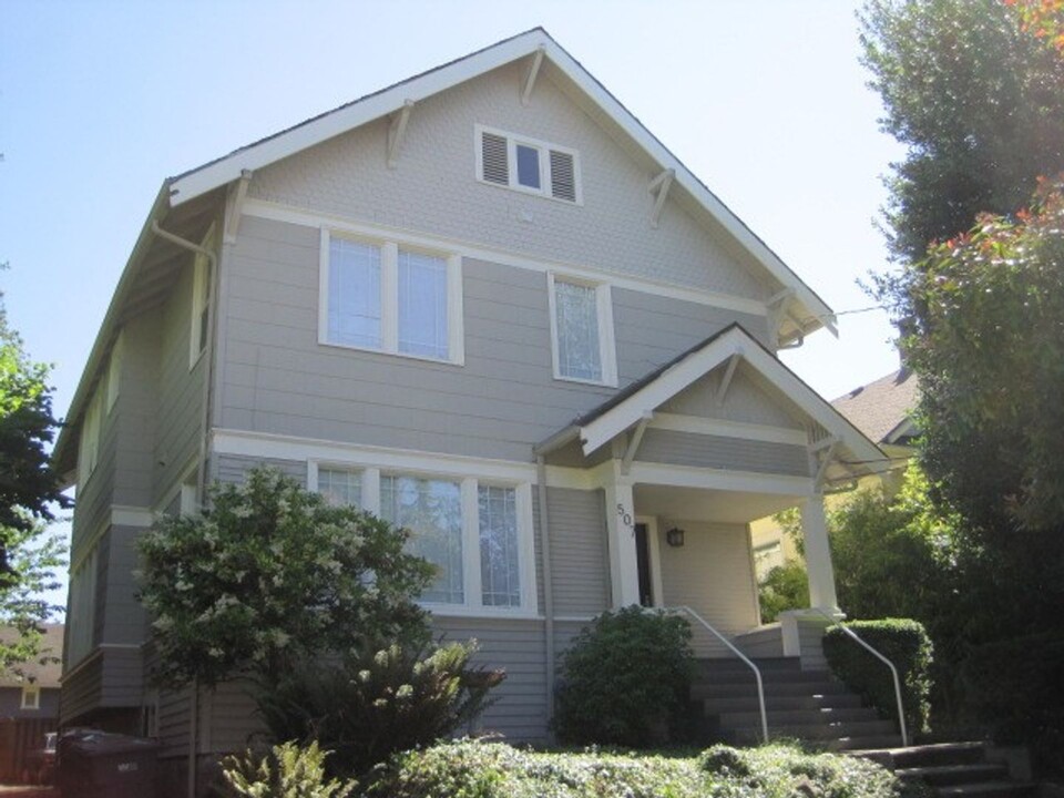 507 N 61st St-Unit -3 in Seattle, WA - Building Photo