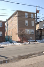 398 Garibaldi Ave in Lodi, NJ - Foto de edificio - Building Photo