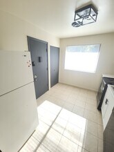 9921 Sloane Square in St. Louis, MO - Building Photo - Building Photo