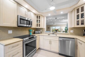 7286 Huntington Ln in Delray Beach, FL - Building Photo - Building Photo