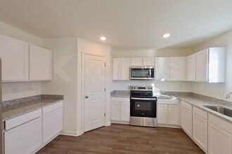 108 Flat Rock Ml Trl in Warner Robins, GA - Building Photo - Building Photo