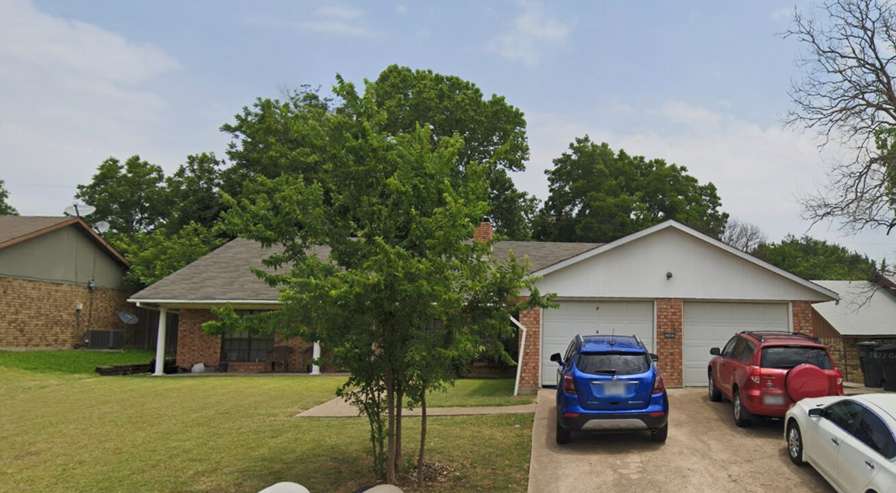 2402 Paul Revere St in Temple, TX - Building Photo