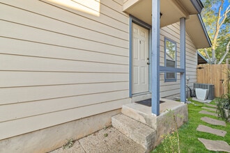6004 Loch Maree in San Antonio, TX - Building Photo - Building Photo