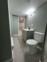 246 Beacon St, Unit 1 in Clinton, MA - Foto de edificio - Building Photo