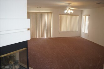 932 Ribbon Grass Ave in Las Vegas, NV - Building Photo - Building Photo