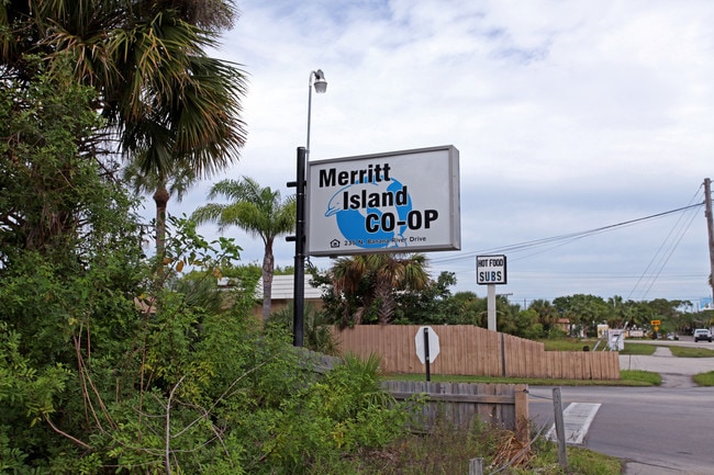 Merritt Island Co-Op Apartments in Merritt Island, FL - Foto de edificio - Building Photo