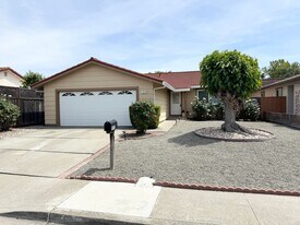 7070 Wineberry Way in Dublin, CA - Building Photo