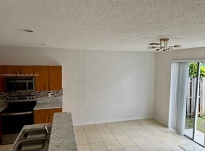 1033 NE 42nd Terrace in Homestead, FL - Building Photo - Building Photo