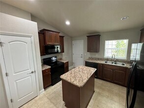 33813 Emerald Pond Loop in Leesburg, FL - Building Photo - Building Photo