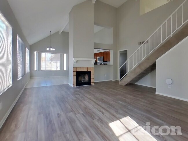 20840 N 21st Ave in Phoenix, AZ - Foto de edificio - Building Photo