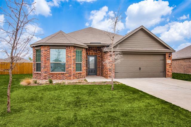 1012 Tumbleweed Trail in Crowley, TX - Building Photo