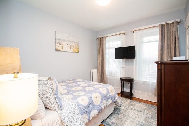 636 Washington St in Brookline, MA - Building Photo - Building Photo