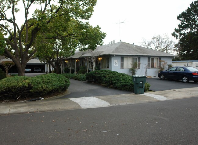 2932 Emerson St in Palo Alto, CA - Building Photo - Building Photo