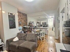 255 Paris St, Unit 1 in Boston, MA - Building Photo