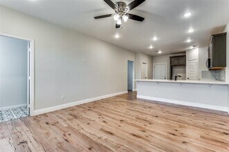 1260 E Magnolia Ave in Fort Worth, TX - Building Photo - Building Photo