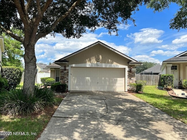 4078 Pebble Brooke Circle South in Orange Park, FL - Building Photo - Building Photo