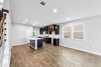 5002 Plum Peach Bend in Austin, TX - Building Photo - Building Photo