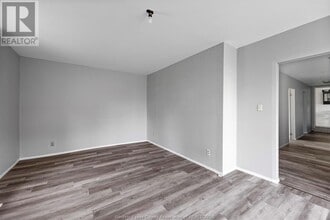701 Marentette Ave in Windsor, ON - Building Photo - Building Photo